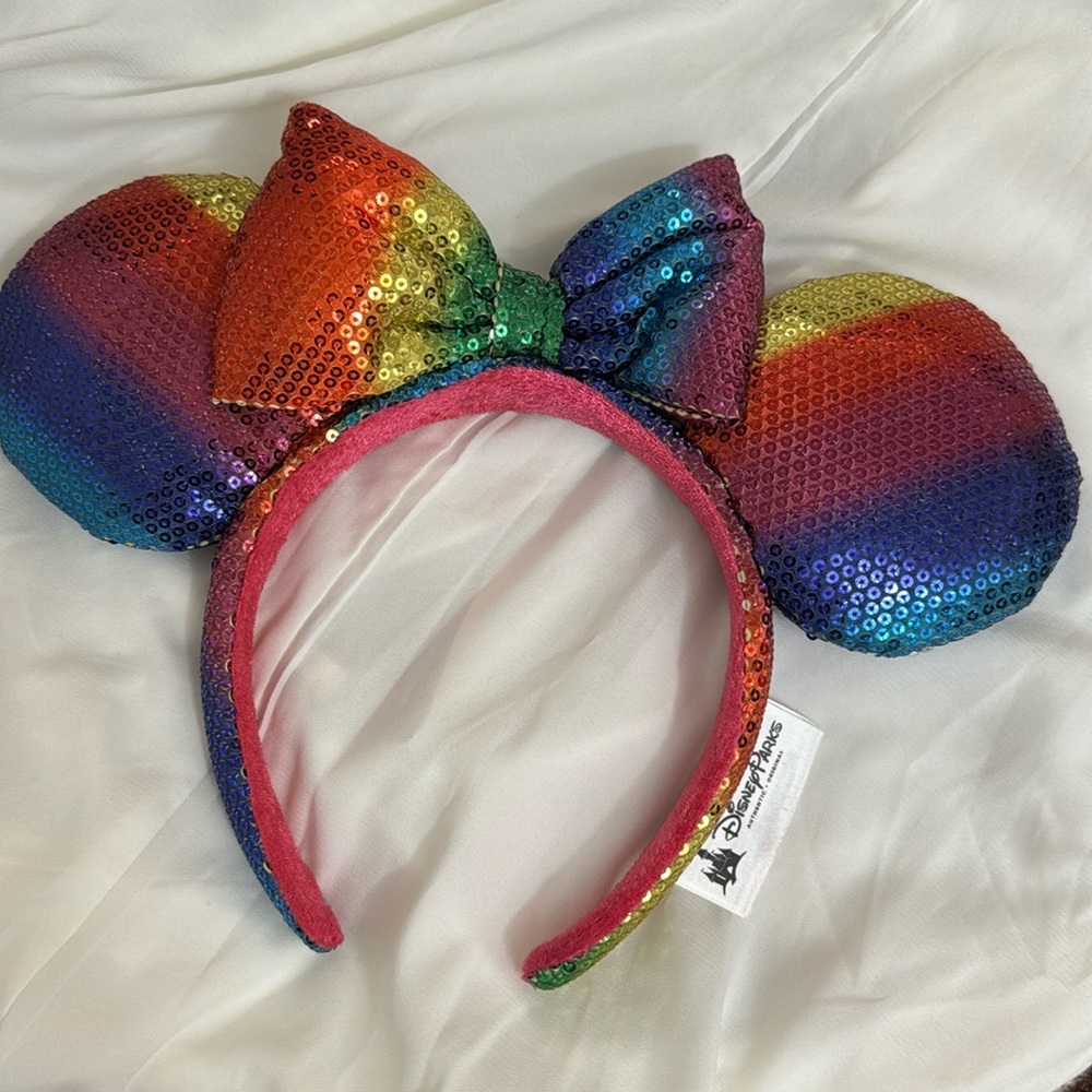 Disney Minnie Ears Headband🌈